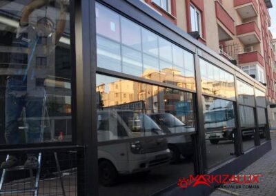 Автоматическое панорамное остекление гильотинного типа GILIOTINA