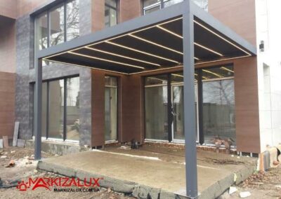 пергола с поворотными ламелями