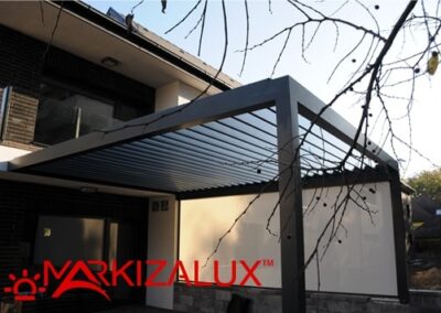 Ламельные перголы укомплектованы электроприводом,