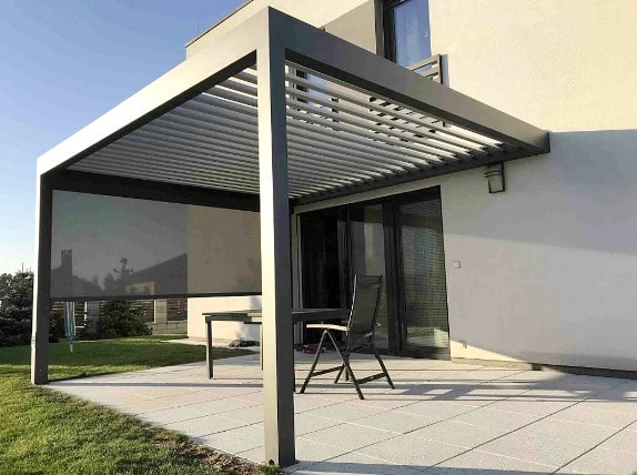 Ламельная биоклиматическая пергола