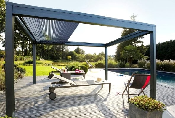 Пергола-навес с раздвижной крышей